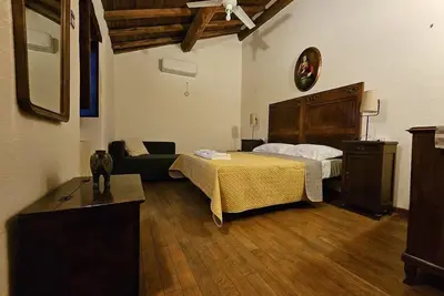 Image de Grand et bel appartement avec vue dans ferme avec piscine peut accueillir 12