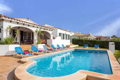 Image de Villa Maribel - Cette villa comprend une terrasse ouverte, WiFI & A / C