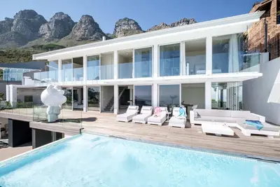 Image de The Falcon - Trois Chambres Villa, Couchages 6