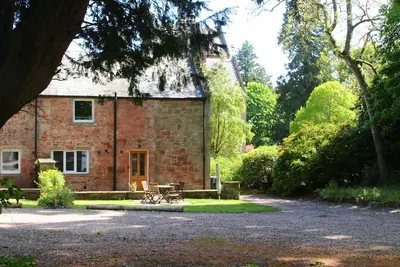 Image de Belle ouverte gîte rural entouré de bois paisibles