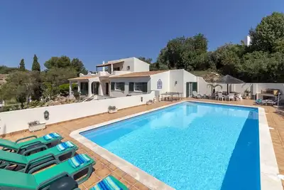 Image de Casa Ouriços, grande piscine, barbecue, plage à pied