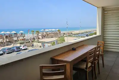 Image de Pasino appartement lumineux+Terrasse15m2, face mer, Wifi, Parking inclus, 8p, N°3