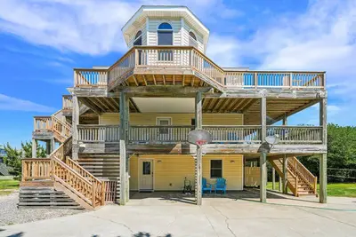 Image de Oceanside: Piscine privée. Spa, animaux domestiques Ok. Immense salle de jeux avec table de billard! Sam. -Sam.