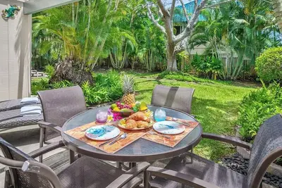 Image de Poipu Rez-de-chaussée avec vue parfaite sur le jardin \"Salon A / C\" * Manualoha 1103 *