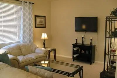 Image de Deux condominium de chambre avec deux maîtres!