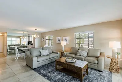 Image de Unité 164 - Entièrement équipée. Lumineux, plage privée, piscine, 2/2, 2 200 pieds carrés balcon