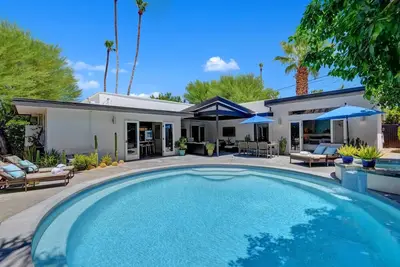 Paradise Found! Hamac et tout. . .