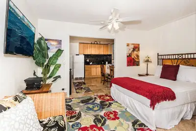 Image de Magnifique condo 1br près de la plage et à manger, avec cuisine complète, parking gratuit