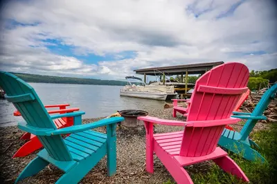 Image de Absolutely Shore - Adirondack Living on Seneca Lake