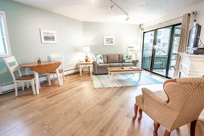 Image de Pourquoi louer une chambre alors que vous pouvez s��journer dans une suite du centre-ville de Charlevoix?