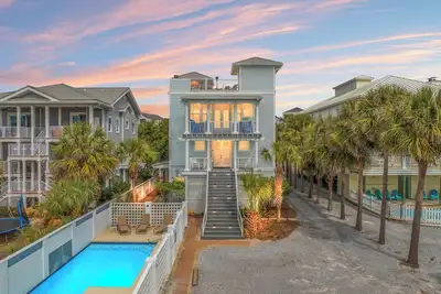 Image de Réservez cette maison de luxe mieux notée à Seagrove maintenant! + Piscine privée