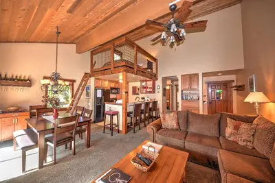 Image de Retraite romantique de Snowcreek près du ruisseau # 389