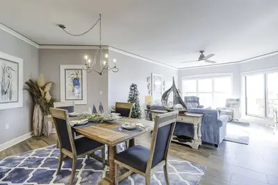 Image de Vue fabuleuse sur l'océan depuis cette villa Hilton Head au dernier étage avec 1 chambre à coucher.