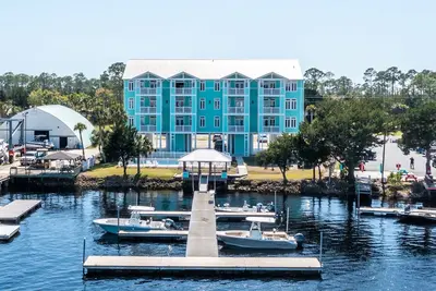 Image de Bord de l'eau, Rivers Edge Condo # 1d-Bldg 1 * Dock PRIVÉ et Slip Assigned Boat!