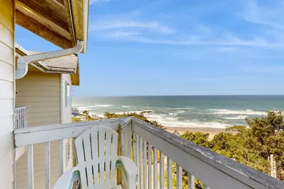 Image de Chien amical chambre avec de superbes vues sur l'océan et l'accès à la plage à proximité!