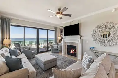 Image de Villa Coyaba 201 ~ Luxury Gulf Front Condo! Cheminée et vue sur le golfe!