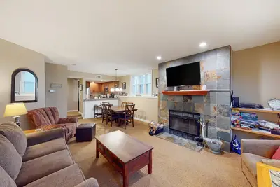 Image de Ski-in / ski-out condo w / piscine partagée et un bain à remous de saison - golf et tennis à proximité!