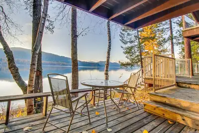 Image de Condo au bord du lac w / superbes vues, piscine partagée / bain à remous, accès à la plage - près du ski!