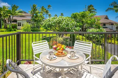 Image de Poipu Location de vacances Belle \"A / C Bedroom\" sur la plage de Poipu * Kahala 421 *