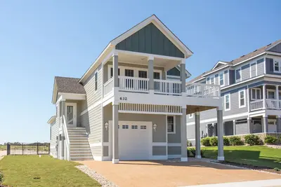 Image de Turtles & Tanlines: Services de la piscine privée et du club Currituck