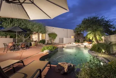 Image de Hibiscus Oasis Intimate 3 Br Accueil / Piscine en Pvt / Jacuzzi / Fire Pit / Glendale
