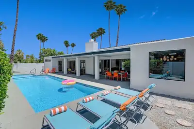 Image de Pristine 3br / 3ba Home, magnifiquement rénové, superbes vues, piscine et spa