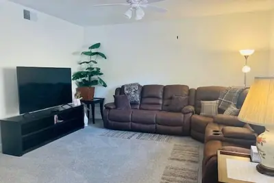 Image de Copropriété entièrement meublée et joliment décorée-912