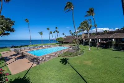 Image de Ma'alaea Surf, Unit E5 - Condo 2 chambres en bord de mer, magnifiques couchers de soleil