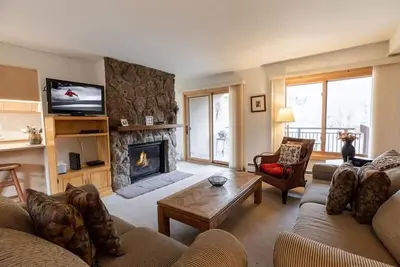 Image de Breakaway West, Ligne de bus gratuite pour Town of Vail, Piscine extérieure, Deux bains à remous