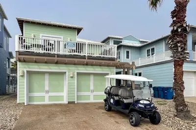 Image de 979bb; Beau décor avec cuisine gastronomique, 10 couchages, promenade à la plage.