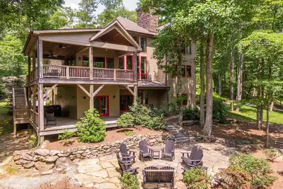 Image de Fern Ridge Lodge - Randonnée et pêche en lac, bain à remous, salle de jeux, etc.