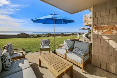 Image de 2 Places De Stationnement! Absolute Beach Front Ground Level D29 - Bungalow en bord de mer