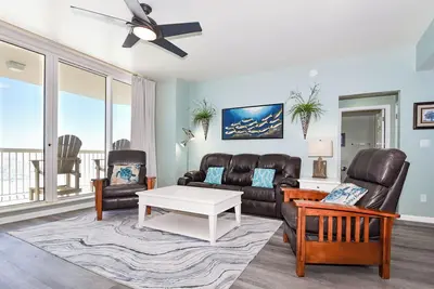 Image de Luxueux condo tropical en bord de mer avec balcon privé!