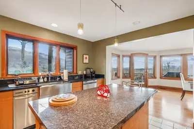 Image de Des vues imprenables sur la faim Montagne, étang privé, 15 Acres