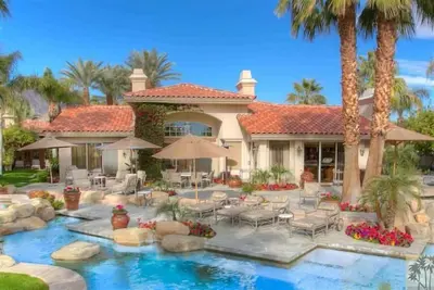 Image de 3ème nuit gratuite! Villa Fantasy Pour 16!