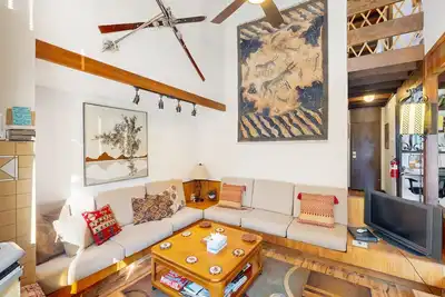 Image de Lumineux et confortable, marcher jusqu'à Squaw Valley Village en 10 minutes!