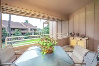 Image de Kihei Bay Vista # D-208 1Bd / 1Ba, très bien situé à quelques pas de la plage. 4 personnes