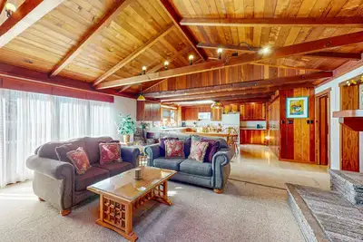 Image de Accueil w / jacuzzi privé; vue sur la plate-forme et l'océan; accès au parc