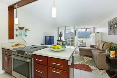 Image de Vues sur la montagne et le golf de Ko’olau! WiFi et parking Gratuits!