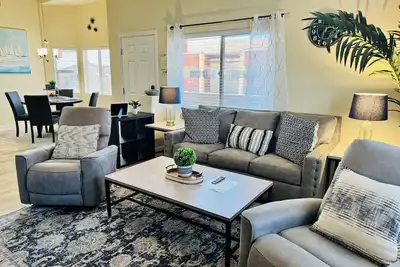 Image de Super condominium trois chambres avec piscine! -1323