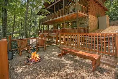 Image de 2chambres Pet Friendly Cabin Gatlinburg Tn 5 minutes de la communauté des arts et métiers