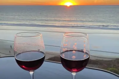 Image de Magnifique Condo de Plage Avec vue sur L'océan