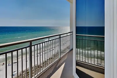 Image de Condo sur la plage avec une vue imprenable! Balcon privé avec vue sur la plage de Navarre! Super Resort commodités!