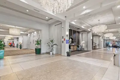 Image de Palms Oasis * Économies d'été! Reserve maintenant! 2br / 2ba Jr. Suite!