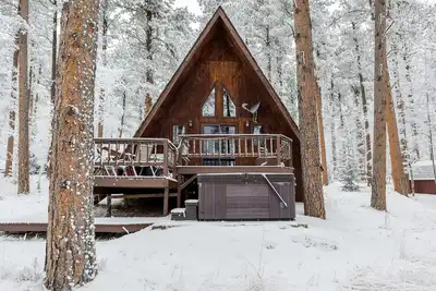 Image de Cabine confortable avec bain à remous sur Deer Mountain, près des sentiers de Vtt / motoneige!