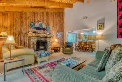 Image de Chalet adapté aux chiens pour les grands groupes - à pied de la rivière, idéal pour les excursions de ski