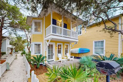 Image de Cottage romantique avec piscine partagée, accès rapide à la plage et beaucoup de charme!
