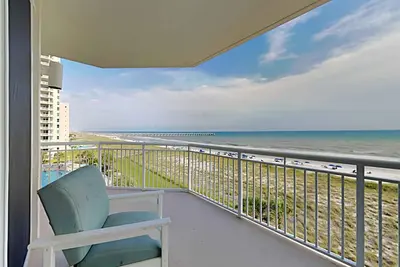 Image de Spacieux trois chambres Condo avec une vue imprenable sur le golfe! Chaises de plage gratuites!