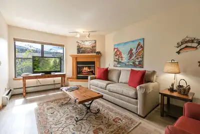 Image de River Mountain Lodge W315 Accès skis aux pieds: // Condo Downtown Breckenridge Vacation
