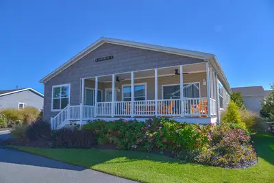 Image de Étapes de la marina (unité 524) 3Bed / 3Bath Beautiful Home!